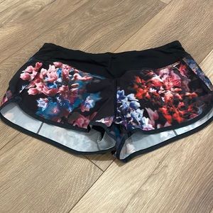 Lululemon speed shorts floral size 6